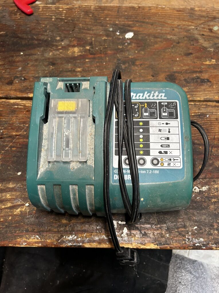 Makita Battery Charger