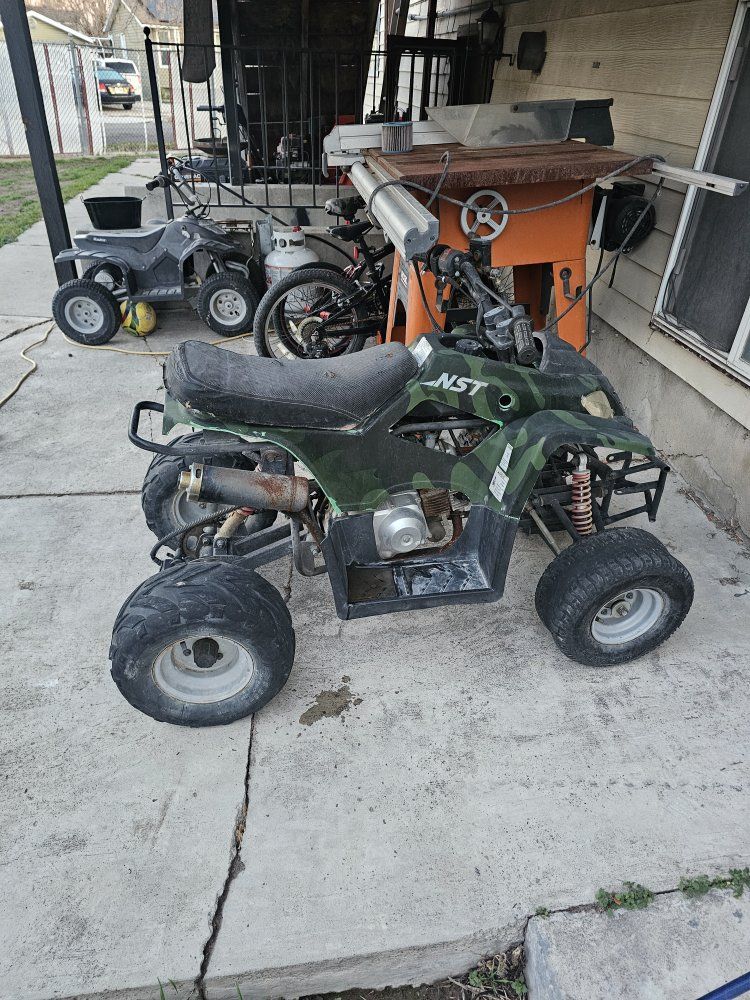 110 atv needs a battery, does run and drive. don't have the title for it asking 300 obo