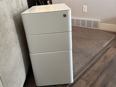 White 3-Drawer Locking Filing Cabinet - Secure Storage for Office or Home