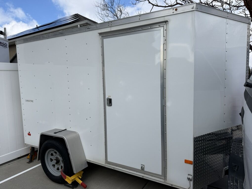 6x10 V Nose Trailer Clean Title In Hand Ramp Door