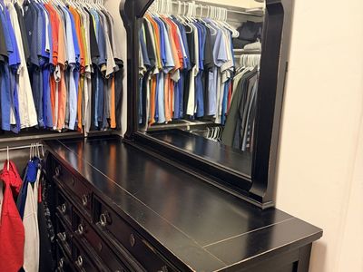 Now $250, RC Willey, 10 Drawers/mirror