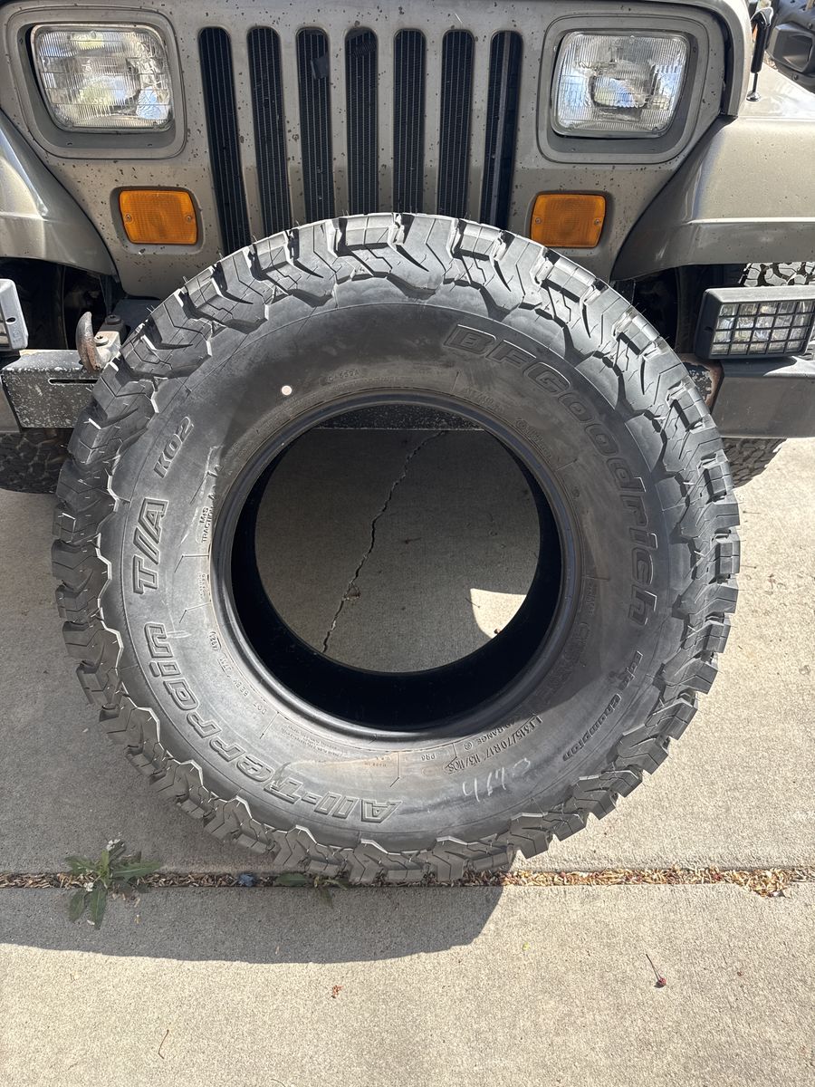 BF Goodrich All-terrain T/A KO2 315/70r 17