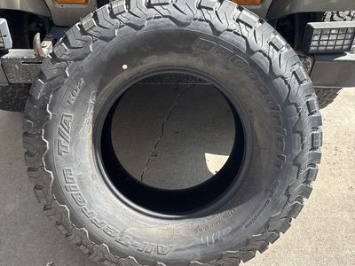 BF Goodrich All-terrain T/A KO2 315/70r 17