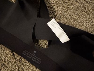 Lululemon Women's Black Camo Long Line Front Zip Sports Bra Size 34B