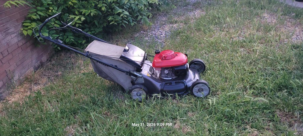 Honda lawn mower self propelled.
