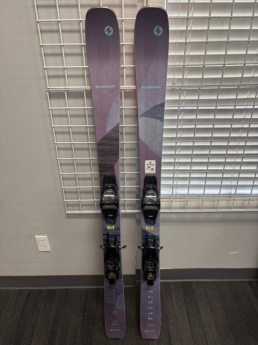 Lightly Used Blizzard Black Pearl 88 152cm Skis w/ Marker 11 TCX Bindings