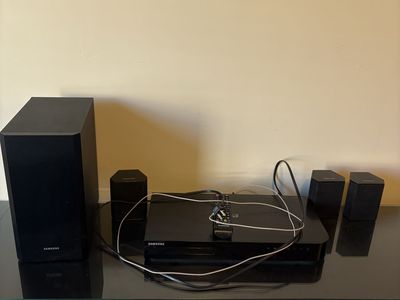 Samsung Surround Sound System with Blu-ray Player and Speakers