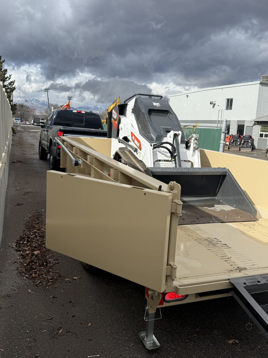 Mini Track skid dingo and dump trailer combo. Bobcat MT120 and large dump trailer. Combo pricing