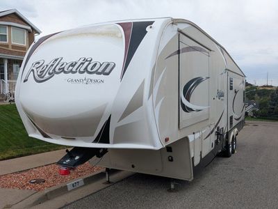 2016 Grand Design Reflection 337 RLS 5th Wheel