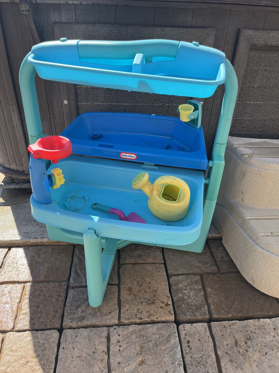Little tikes sand and water table
