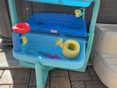Little tikes sand and water table