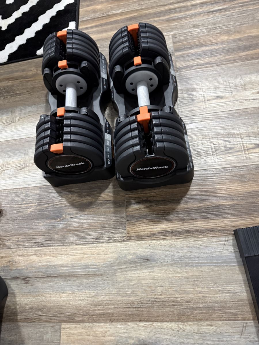 Nordic Track Adjustable Dumbbell Set