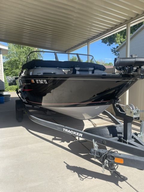 2017 Tracker 175 Pro Guide Combo