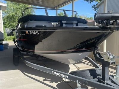2017 Tracker 175 Pro Guide Combo