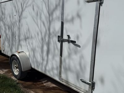 Enclosed trailer