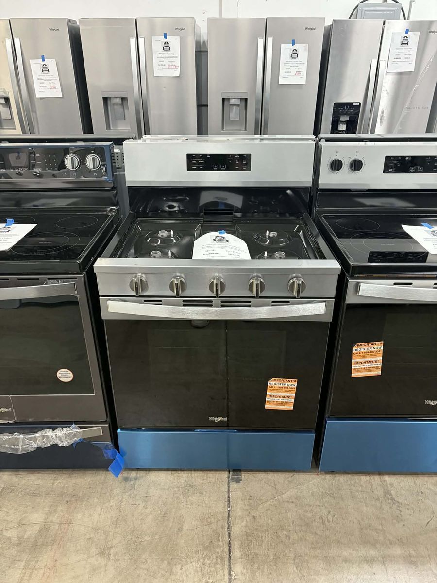NEW WHIRLPOOL STAINLESS GAS CONVECTION RANGE