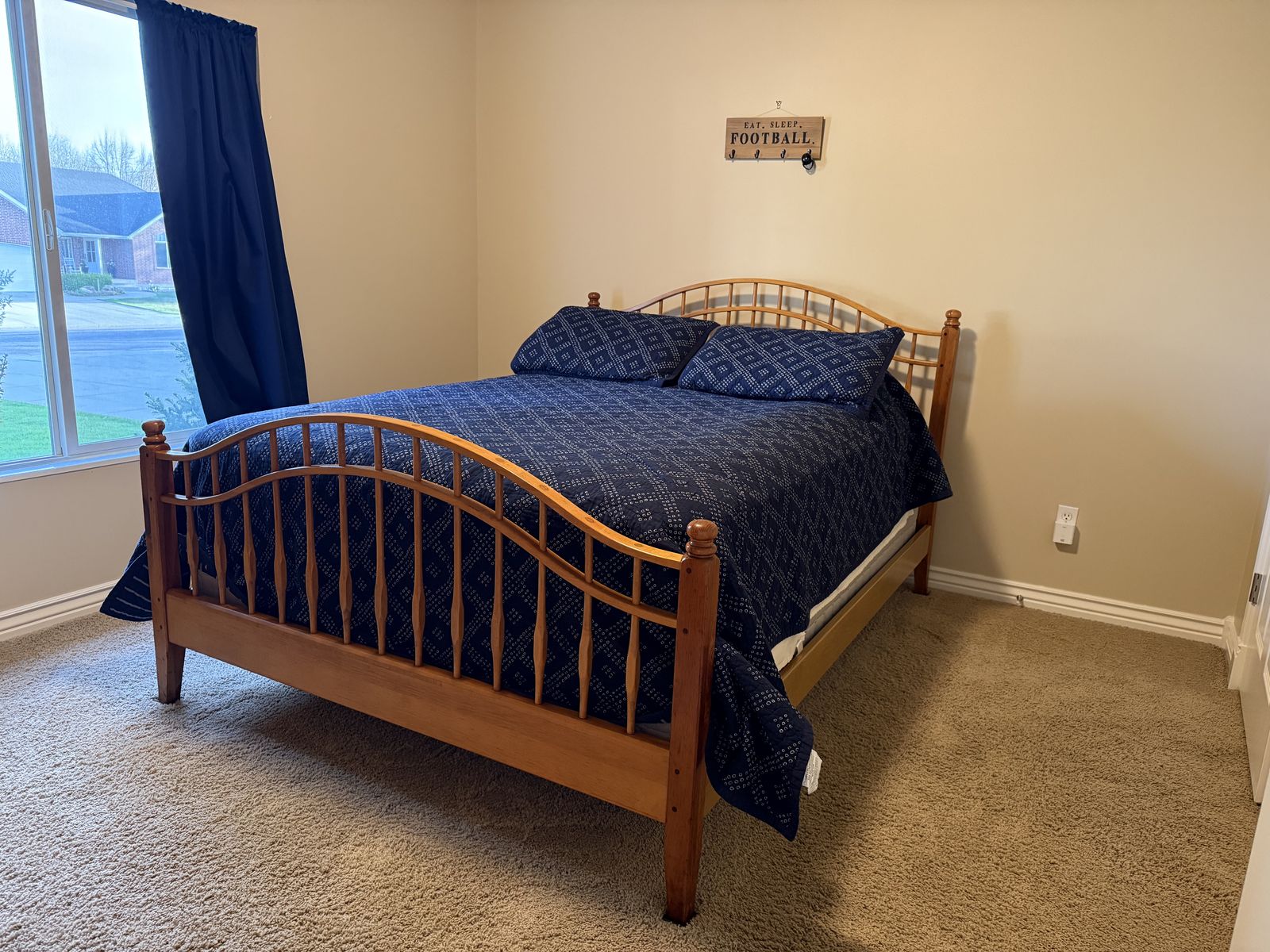 Ethan Allen Country Craftsman Queen Bed Frame