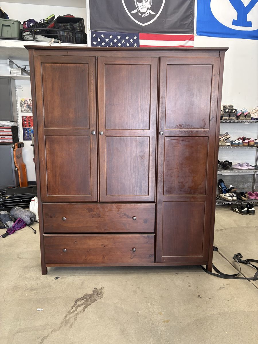 Large Dark Wood Wardrobe with 3 Doors and 2 Drawers