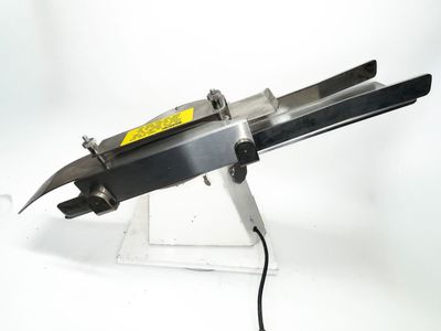 Moline model 250 Commercial Counter top Bun Slicer Works Great See video