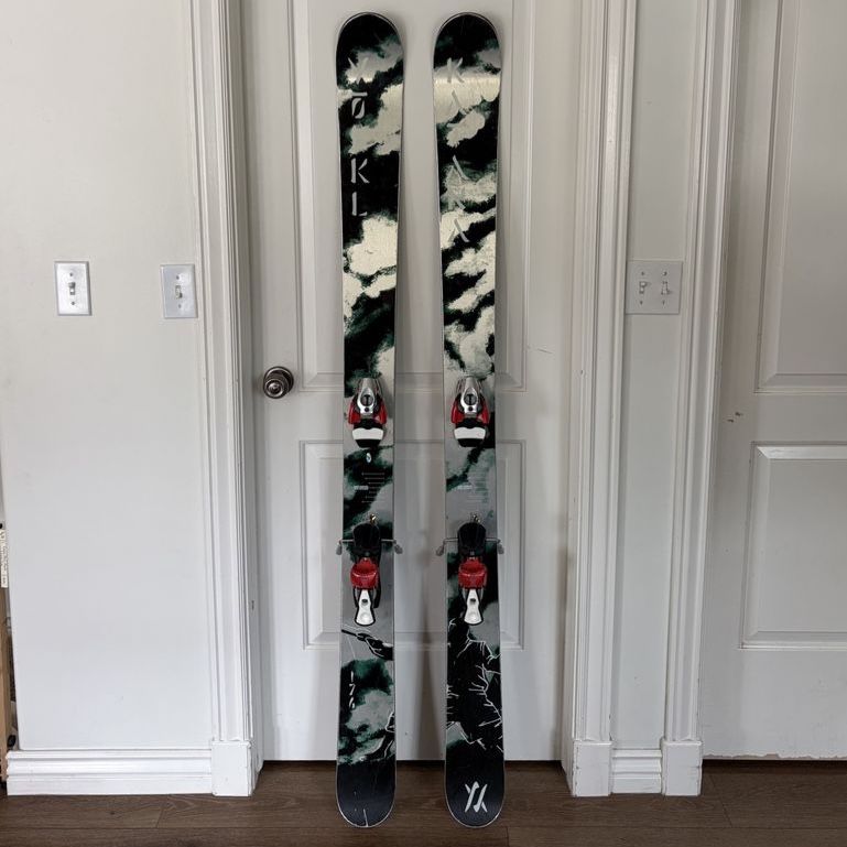 Völkl Katana 176 powder skis