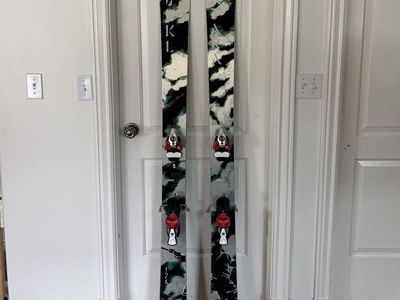 Völkl Katana 176 powder skis