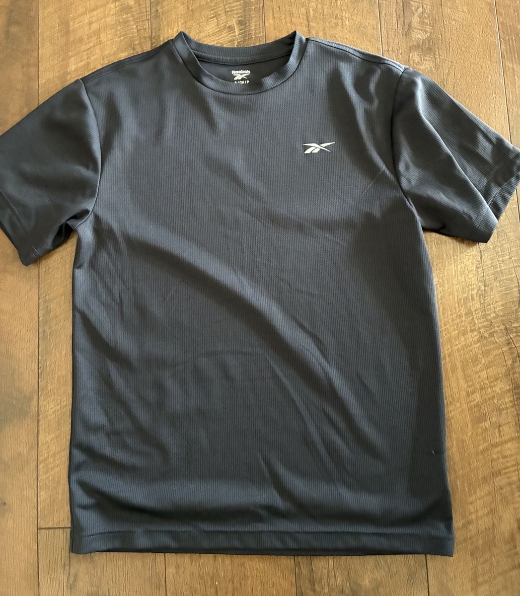 Men’s Reebok Shirt Gray Men’s size Small