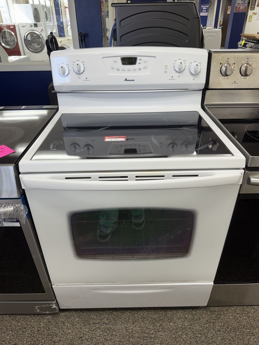 BIG DEALS AROUND! GOOD CONDITION AMANA GLASS TOP RANGE