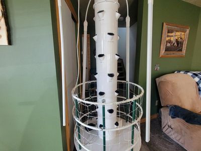 Indoor Vertical Hydroponics Growing Tower System with LED Lights