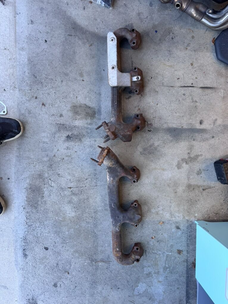 1998 Vortec 350 Exhaust Manifold