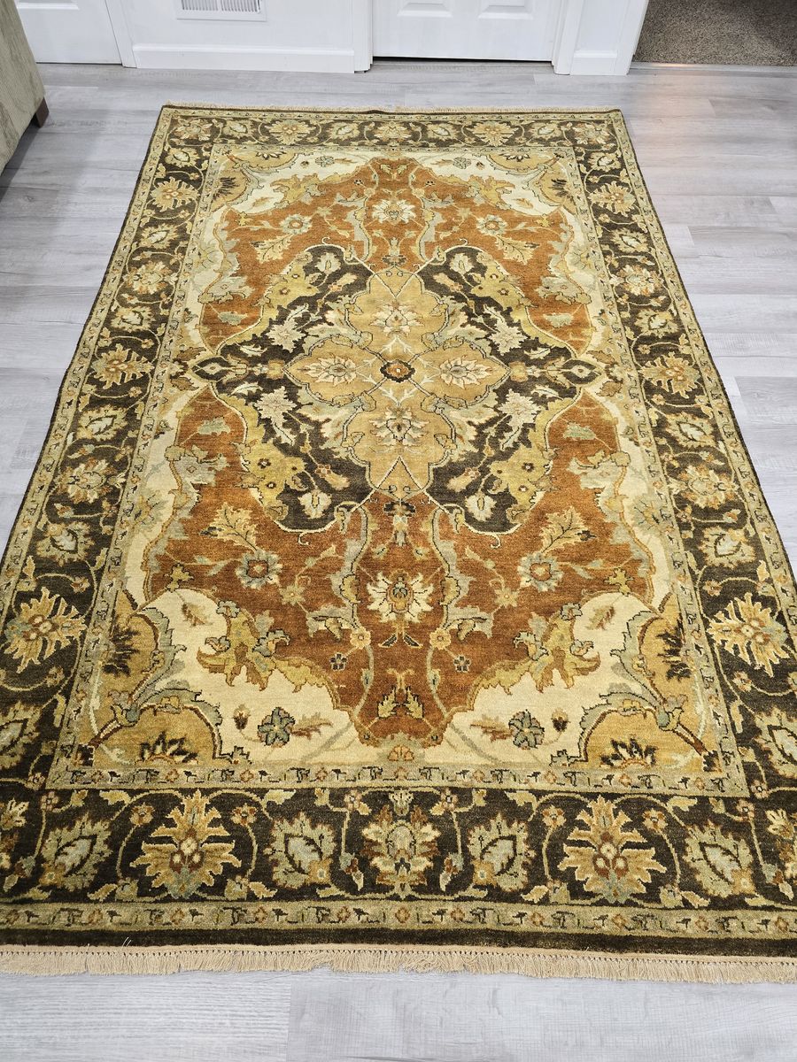 Liquidating Handknotted Wool Rugs