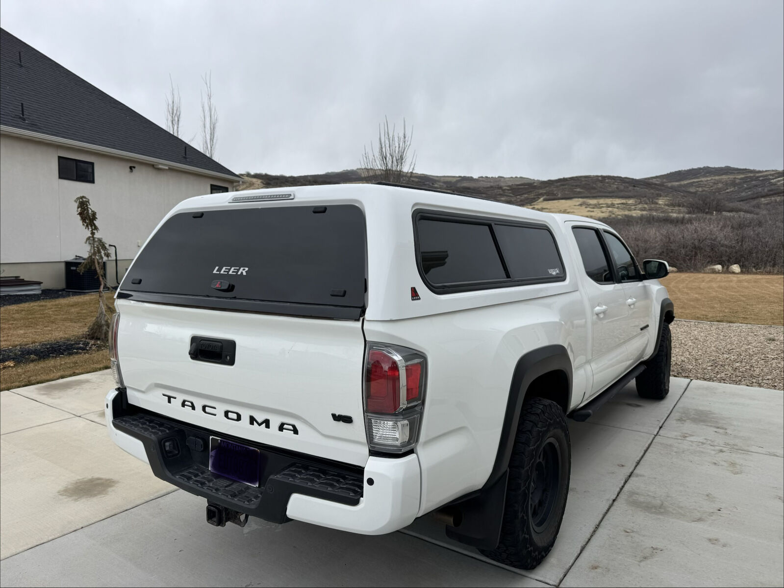 Leer Long-Bed Tacoma Cap/Shell