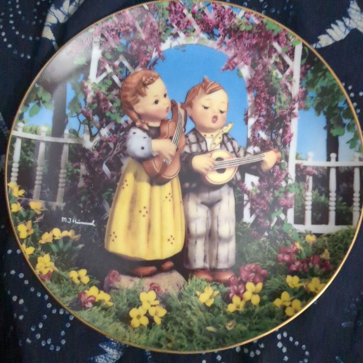 Little musicians plate from M.J. Hummel