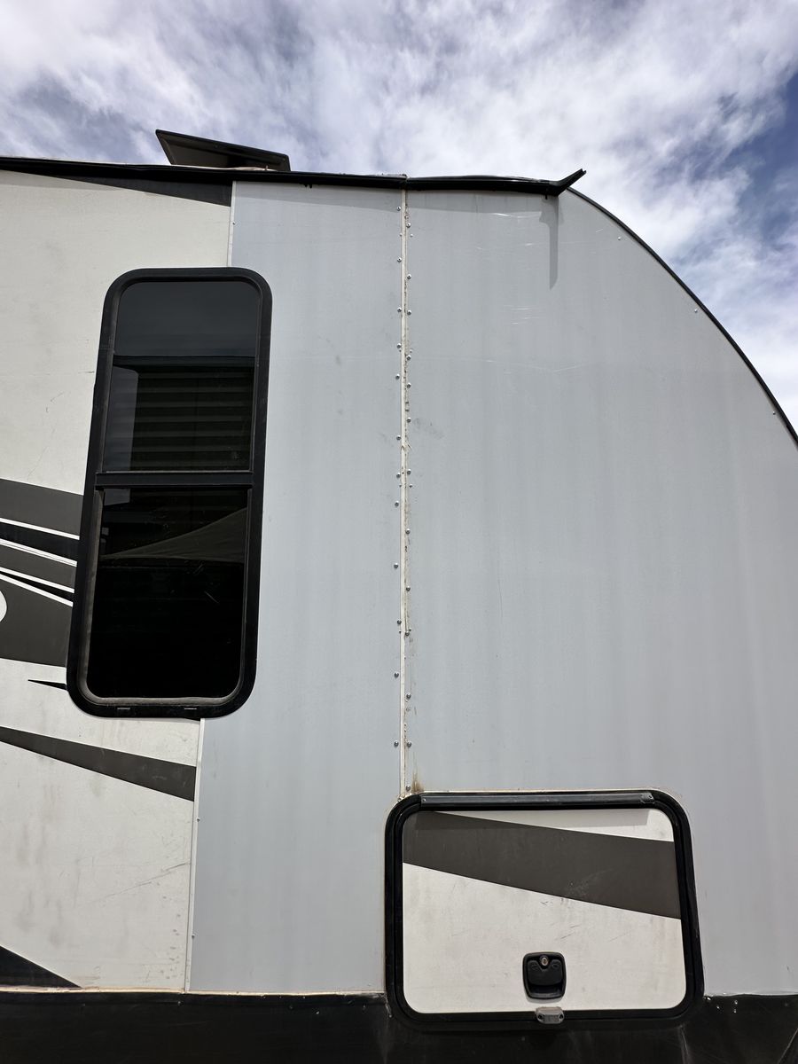 Main image 7