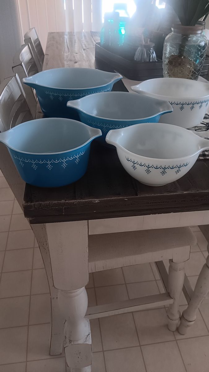 Vintage Pyrex Mixing Bowl Lot - Assorted Patterns & Sizes (Snowflake, Floral, Birds, Fruit)