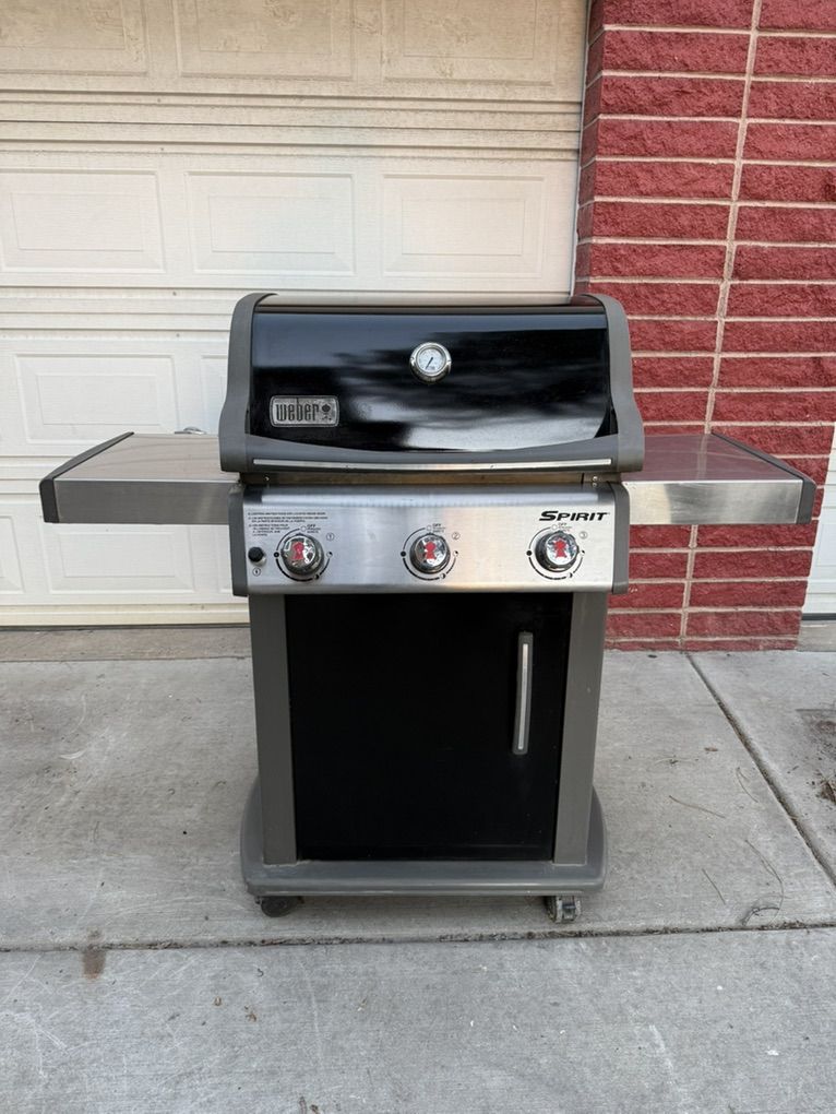 Webber Spirit 3 Burner Propane Grill W/ Tank