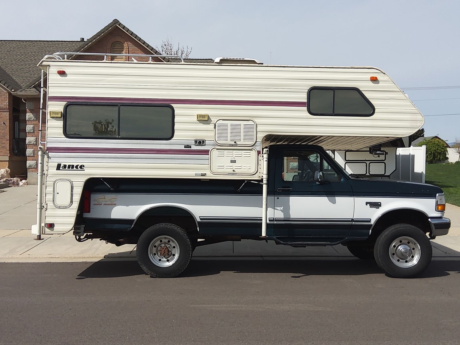 1994 LANCE 480 Extended Cab Camper