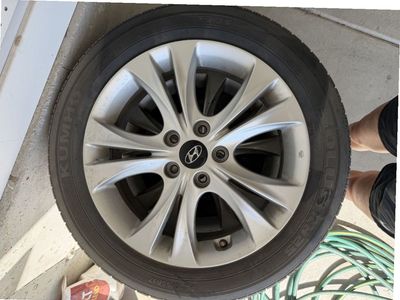 Hyundai sonata Rims and tires