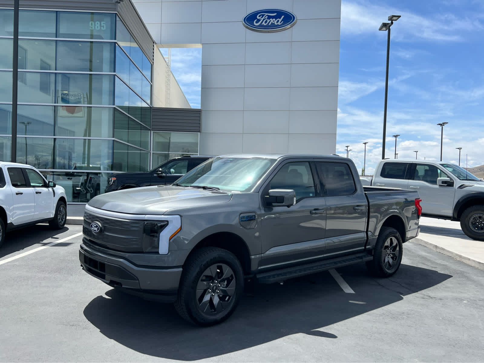 2025 Ford F-150 Lightning Lariat