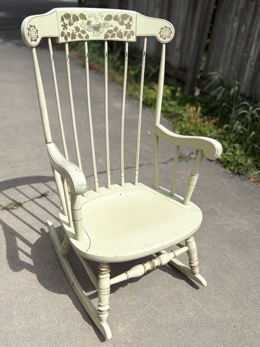 Vintage Ethan Allan rocking chair Hitchcock style beautiful bird, floral pattern. Antique farmhouse.