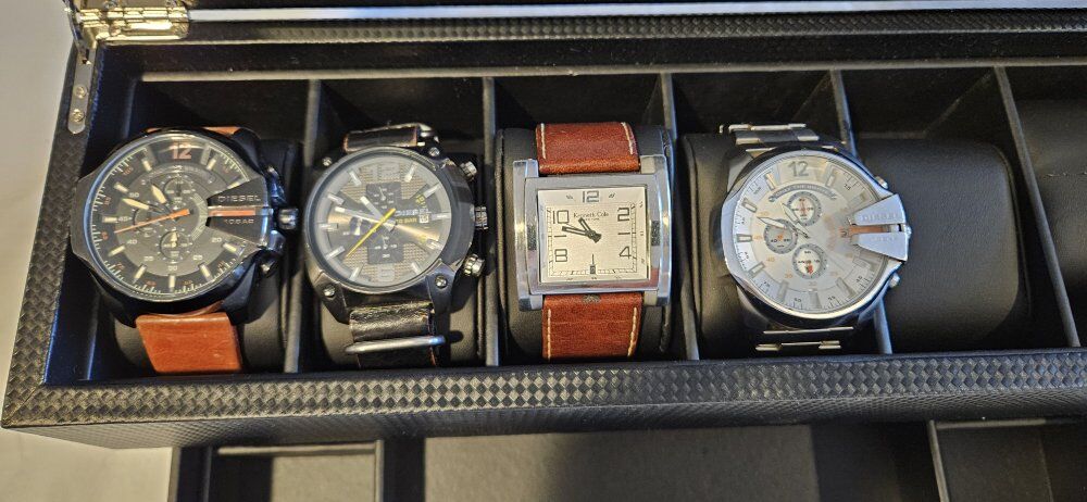 4 Vintage Working Mens Watches And Watch Case