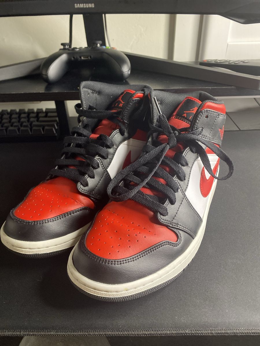 Nike Air Jordan 1 Mid Red/Black/White Basketball Shoes - Men's/Boy's Used