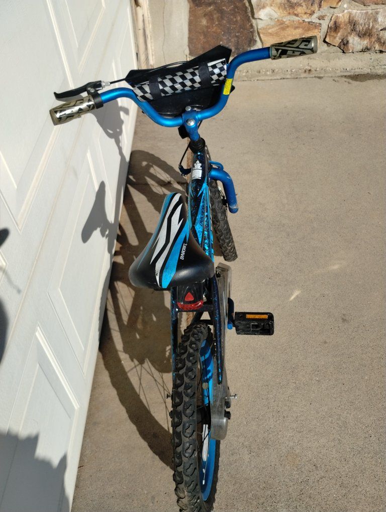 Main image 3