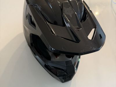 fox v1 black helmet