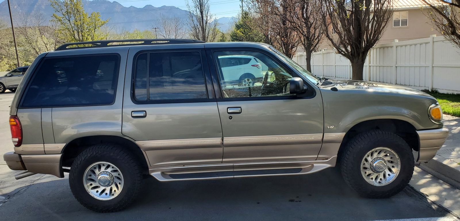 2000 Mercury Mountaineer Base