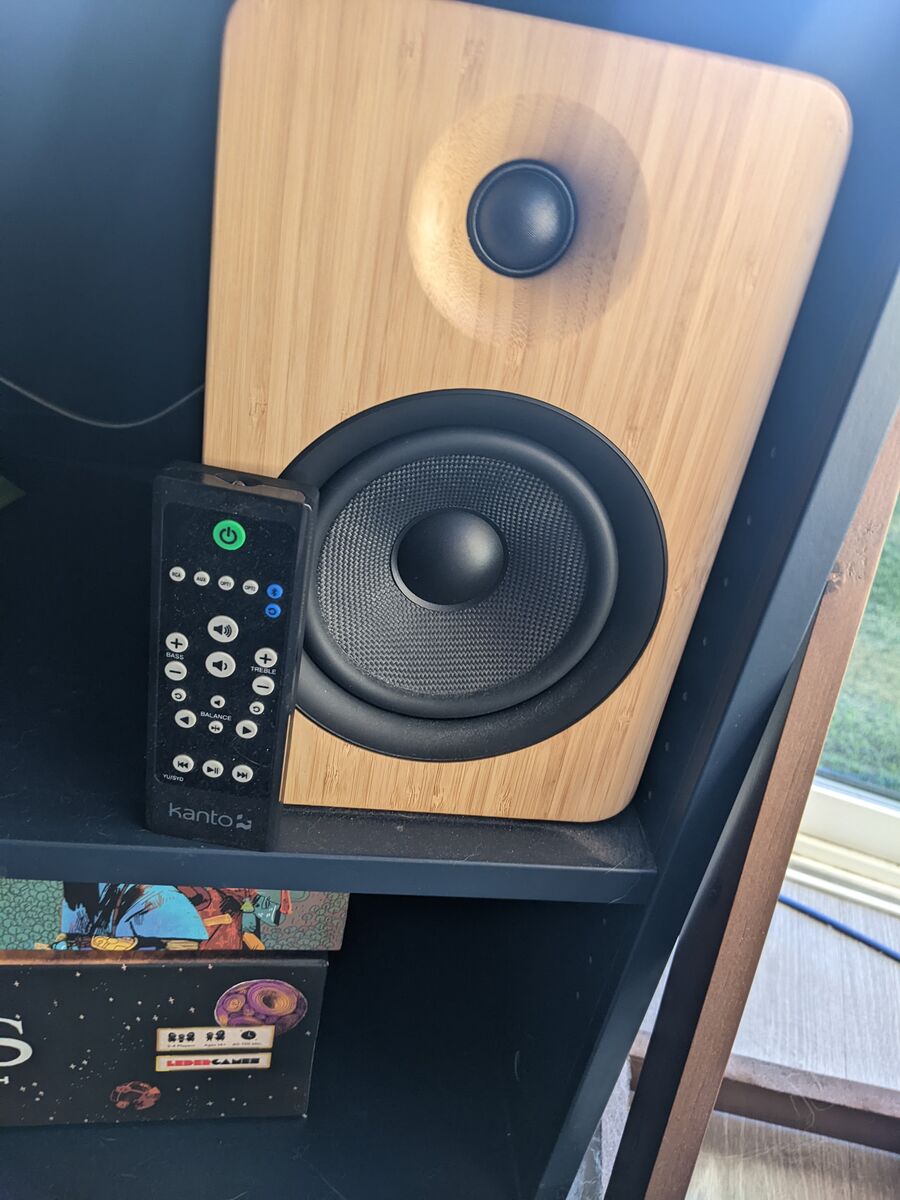 Yu6 Kanto Speakers, Bluetooth Wood Grain with Remote