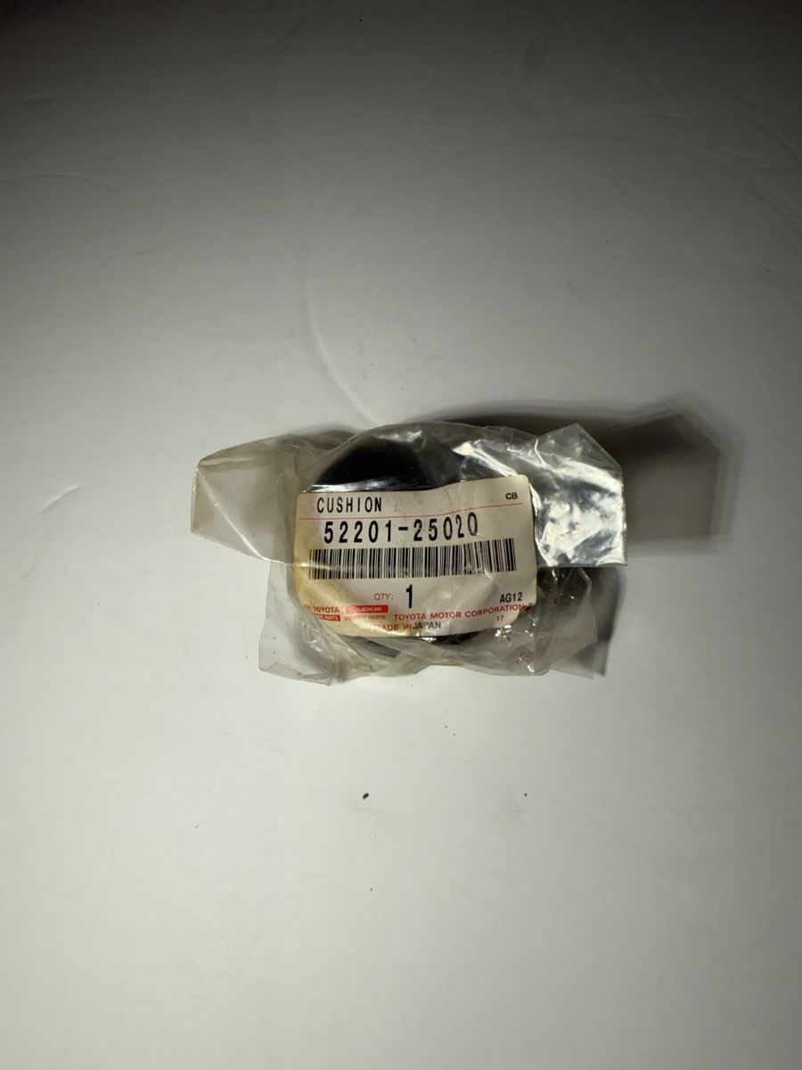 Genuine Toyota Land Cruiser Cab Front Mount Cushion Upper 52201-25020 OEM New