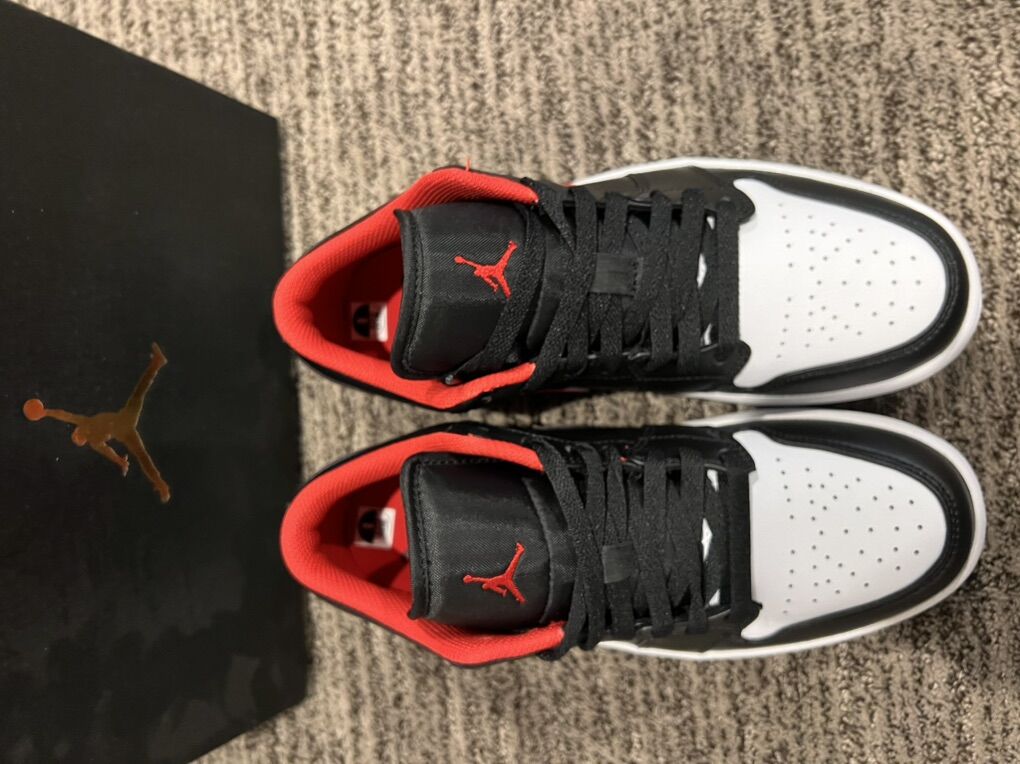 Nike Air Jordan 1 Low (White Toe) Size 8