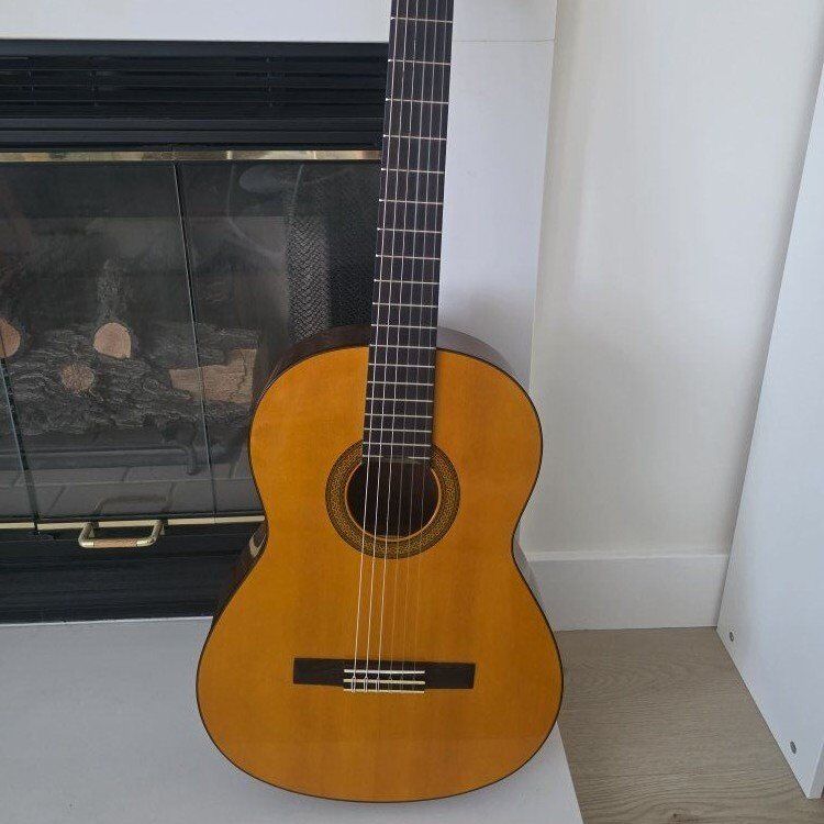 Yamaha CG102 Classic Guitar