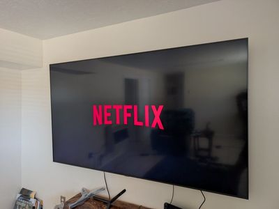 82" Samsung QLED 4K UHD Smart TV