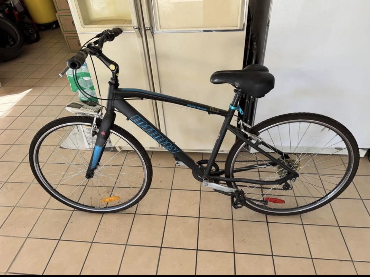 Infinity Boss Three 7 Speed 700c Men's Hybrid Bike Matte Black